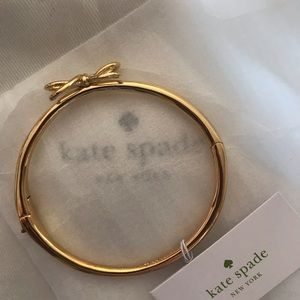NWT bow bangle